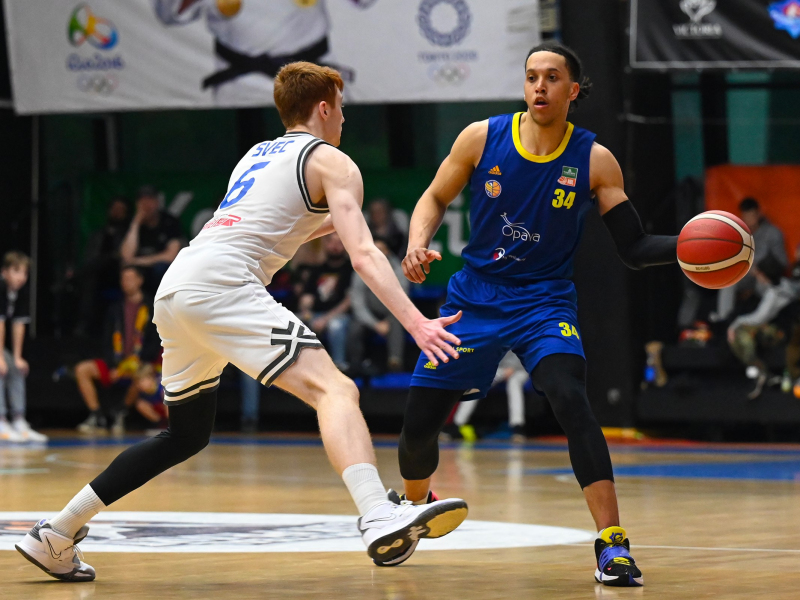 Opava zvládla i druhý zápas v Praze, jedna výhra jí dělí od postupu