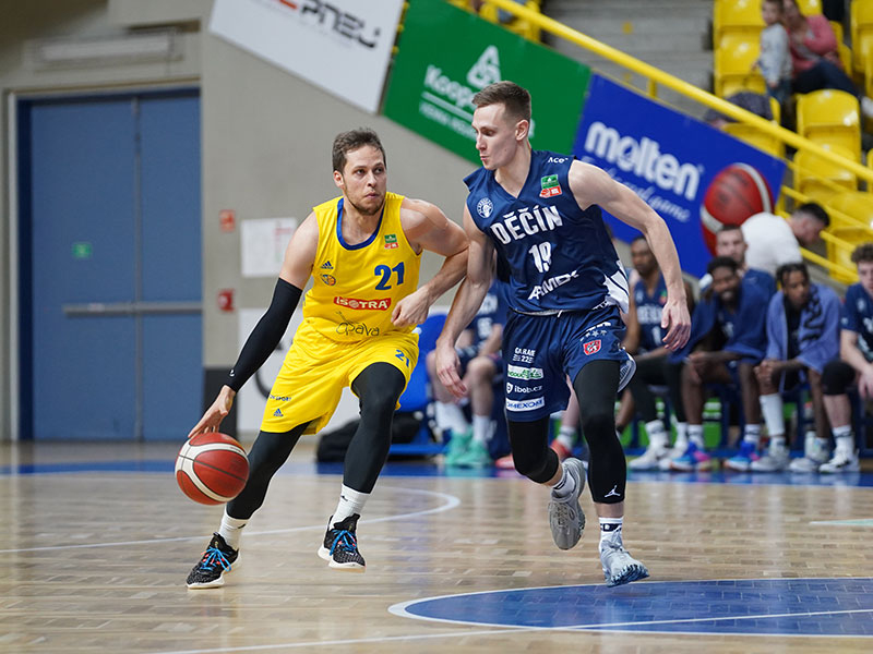 Opava zlomila Děčín ve třetí čtvrtině, zářil Radovan Kouřil