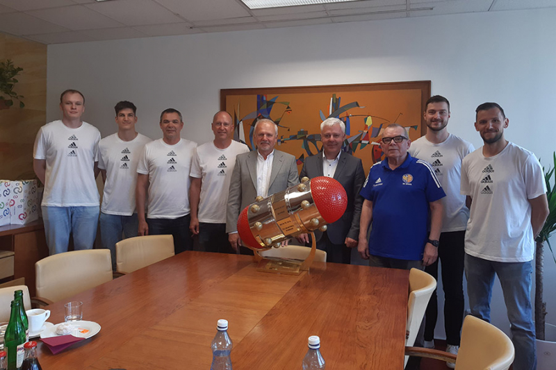 Zástupci našeho klubu u hejtmana