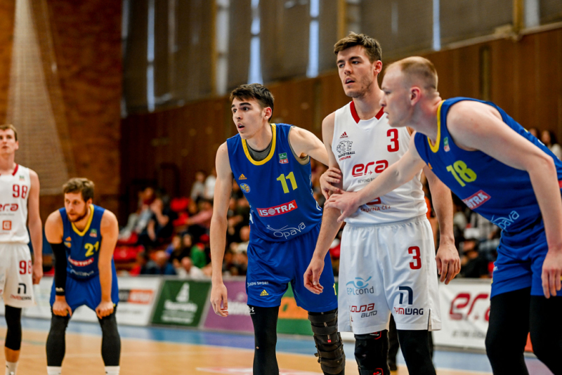 Kluby KNBL zbrojí - 2. část