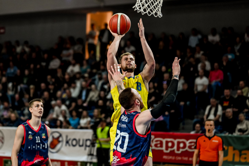Kluby KNBL zbrojí - 4. část