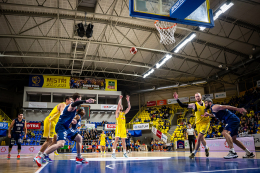 Opava převedla ofenzivní smršť, Válečníkům nedala šanci