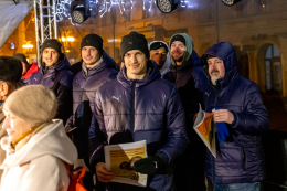 Opavští basketbalisté si zapívali koledy a pokřtili kalendář