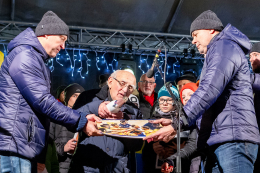 Opavští basketbalisté si zapívali koledy a pokřtili kalendář