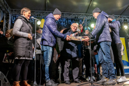 Opavští basketbalisté si zapívali koledy a pokřtili kalendář
