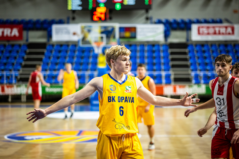 Eduard Myšák se ve stopách dědy nevydal, učaroval mu basketbal