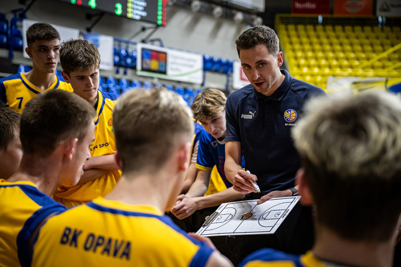 Opavská sedmnáctka vstoupila do nadstavby dvěma prohrami