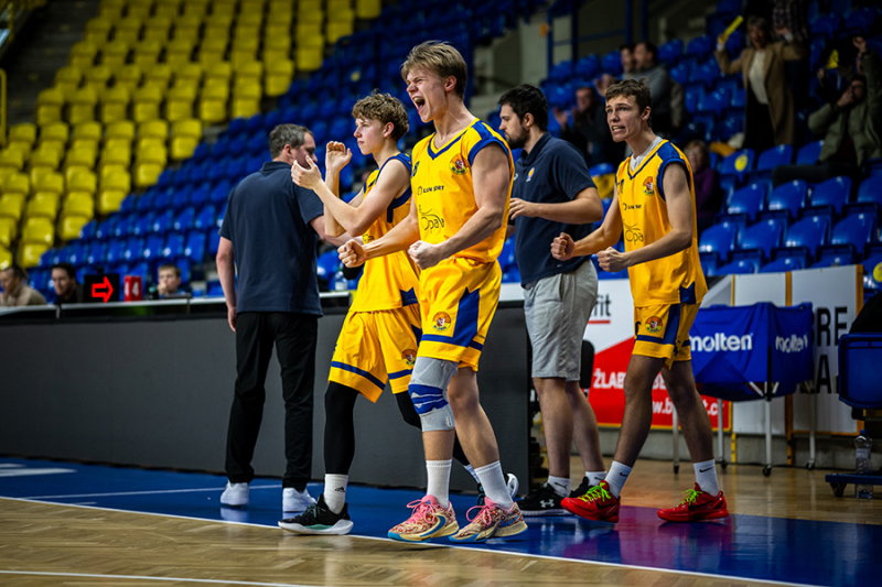 Opavská devatenáctka v dramatické bitvě přetlačila Písek a vede extraligu