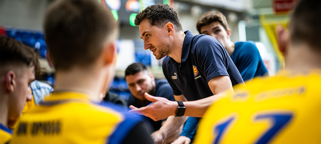 Letošní sezona připomínala horskou dráhu, řekl trenér sedmnáctky David Zach