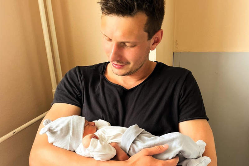 Honza Švandrlík se stal tátou. Tak nějak jsem v Opavě zakořenil