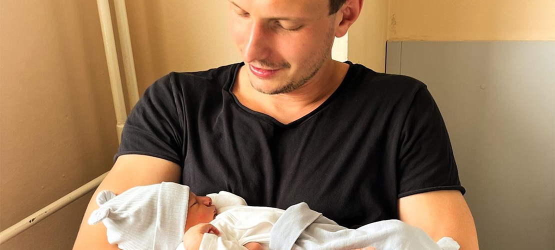 Honza Švandrlík se stal tátou. Tak nějak jsem v Opavě zakořenil