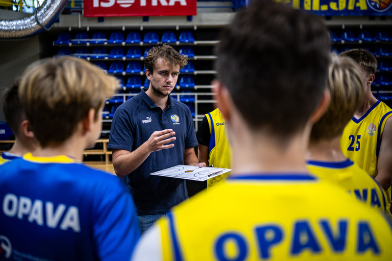 Opavská čtrnáctka na úvod sezony dvakrát prohrála