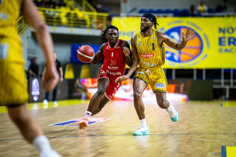 Opavským basketbalistům premiéra nevyšla, výhru si odvezly Pardubice