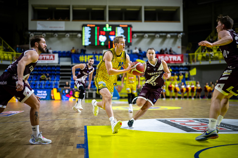 David Motyčka: Věřím, že zvládnu basketbal i školu