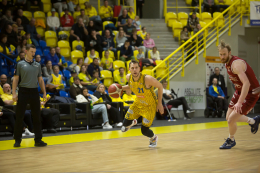 Kuba Šiřina při chuti. Šestadvaceti body srazil Hradec Králové