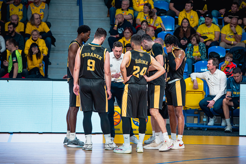 Charitativní aukce dresů