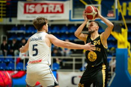 Charitativní aukce dresů