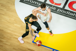 Charitativní aukce dresů