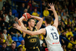 Charitativní aukce dresů