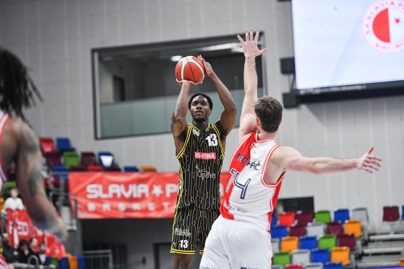 Opava porazila Slavii, z jasného zápasu nakonec drama