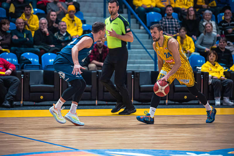 Ve středu to bude velká bitva. Věřím, že se vrátíme s postupem, řekl Jakub Šiřina