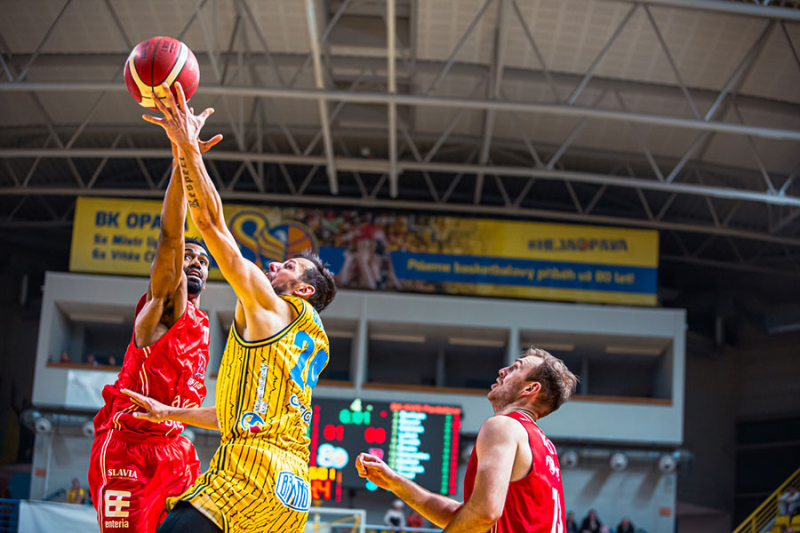 Věřím, že nás vítězství nakopne, řekl Jakub Šiřina. Z Bratislavy chceme výhru, dodal