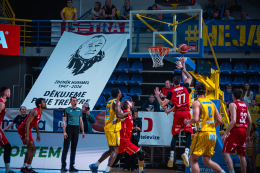 Opavští basketbalisté senzačně porazili Nymburk. Zasloužené vítězství, řekl David Zach