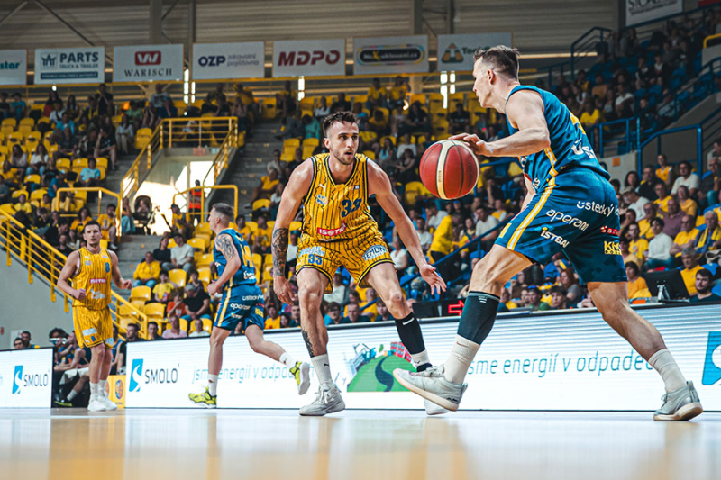 Defenzivní koncert Jakuba Slavíka. Opava zlomila Ústí a po dvou letech slaví postup