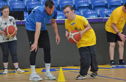Opavští basketbalisté měli vzácnou návštěvu, naladili se na bronzovou bitvu