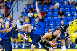 Opava prohrála s  Górniczou. David Zach rozebral nejen zápas