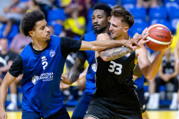 Opava prohrála s  Górniczou. David Zach rozebral nejen zápas
