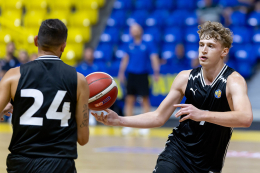 Opava prohrála s  Górniczou. David Zach rozebral nejen zápas