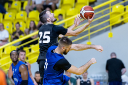 Opava prohrála s  Górniczou. David Zach rozebral nejen zápas
