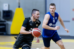Opava prohrála s  Górniczou. David Zach rozebral nejen zápas