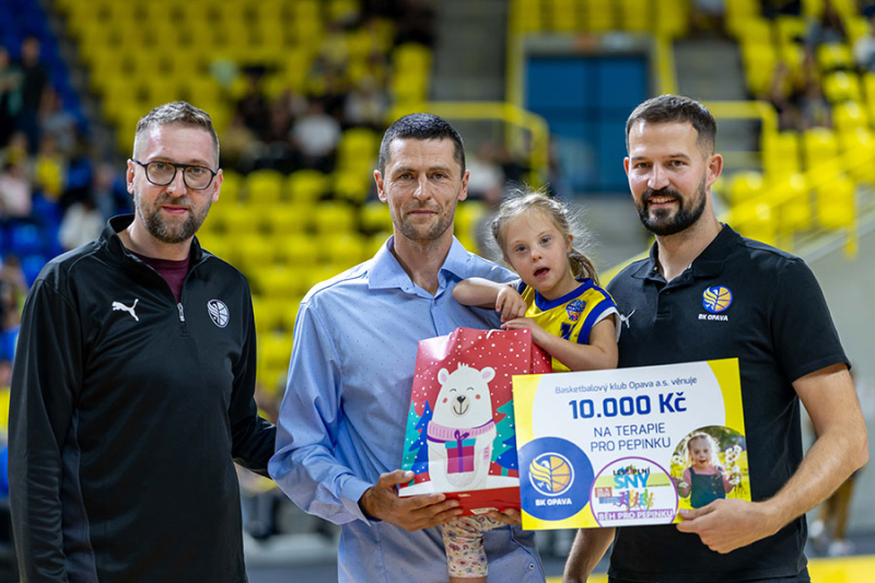 Opavský basketbal pomáhal malé Pepince